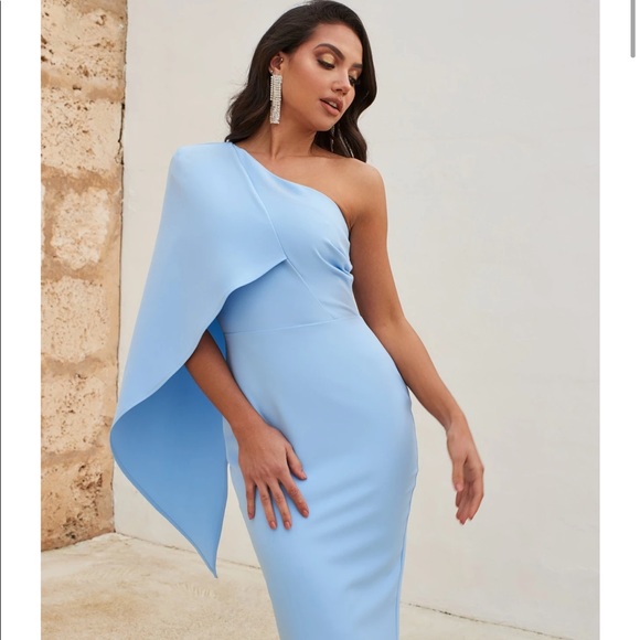 Gorgeous one shoulder lavish Alice dress - Picture 2 of 5